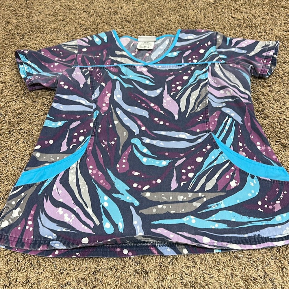 Women’s scrub top